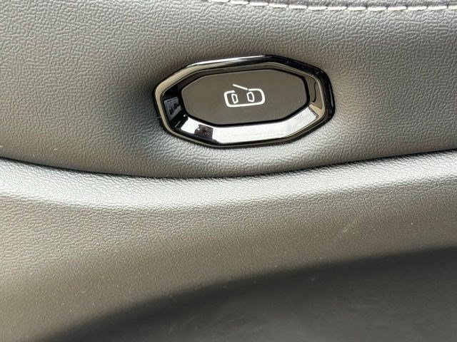 New 2026 Jeep Cherokee Laredo AWD/4WD image 11