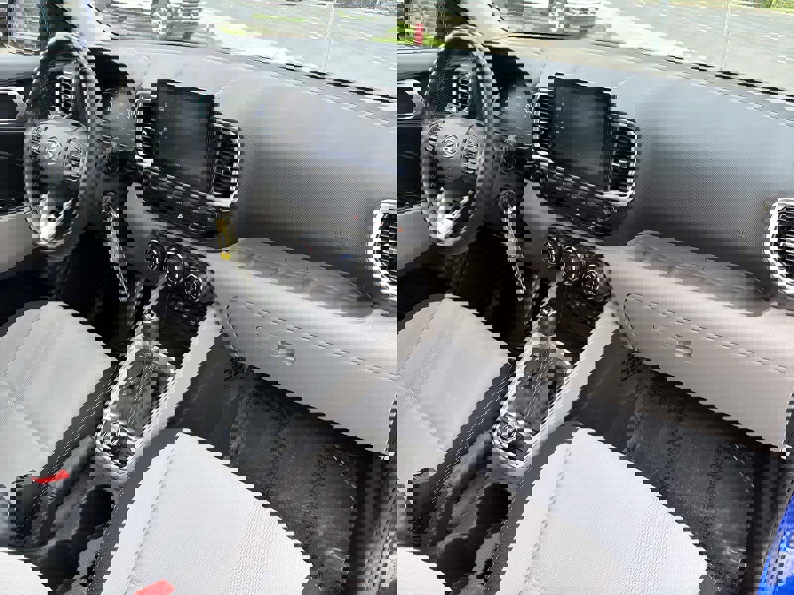 Used 2023 Hyundai Venue SEL w/ Cargo Package image 35