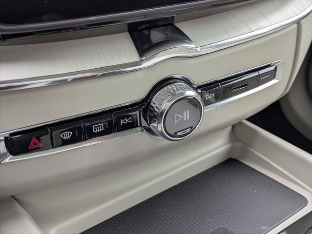 New 2026 Volvo XC60 B5 Ultra w/ Climate Package PRO AWD/4WD image 10