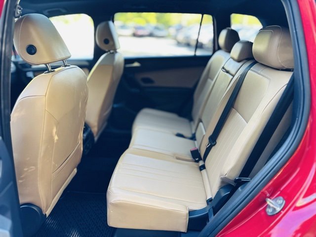 Used 2022 Volkswagen Tiguan SE w/ Panoramic Sunroof Package image 21