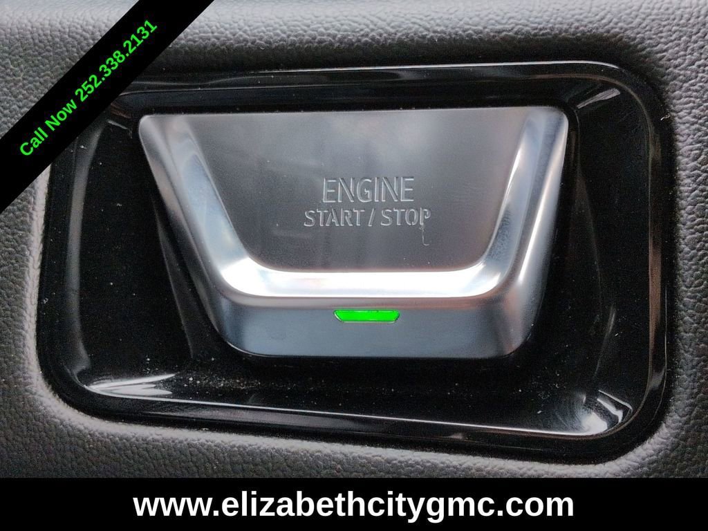 Used 2025 GMC Yukon XL Denali AWD/4WD image 34