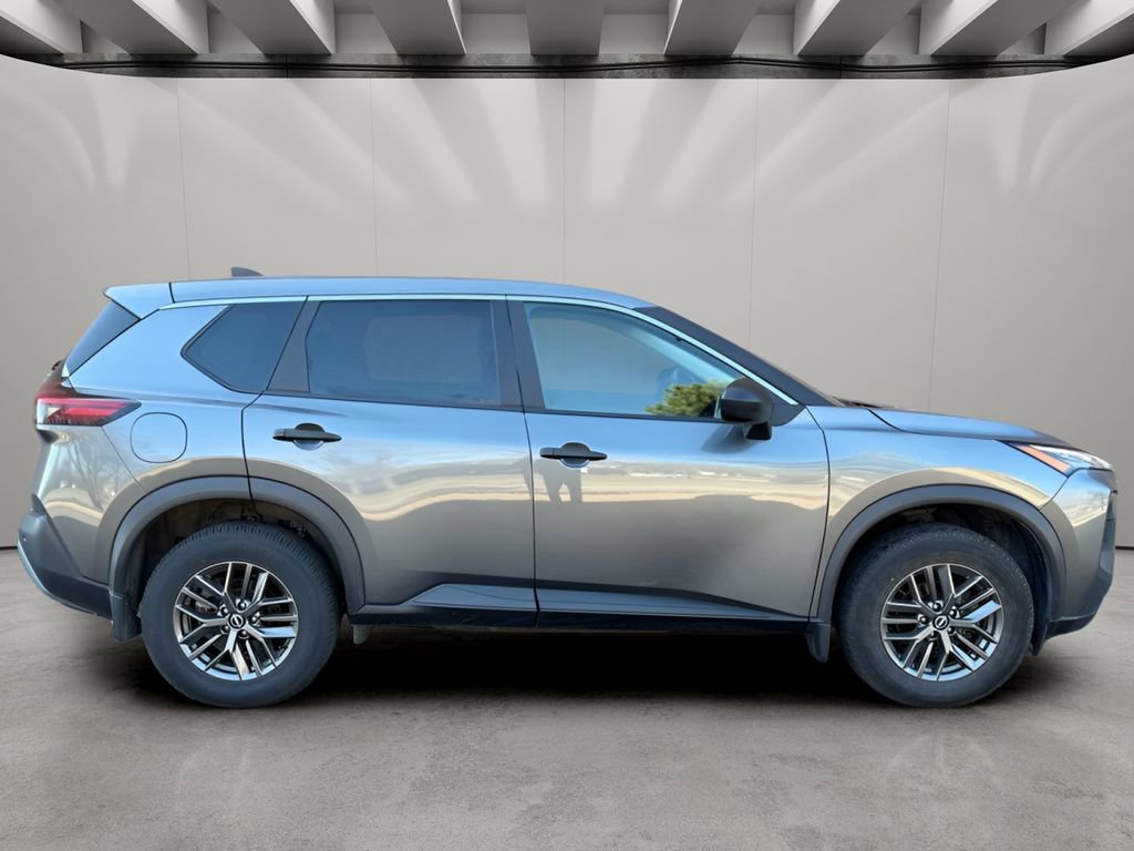 Used 2023 Nissan Rogue S image 6