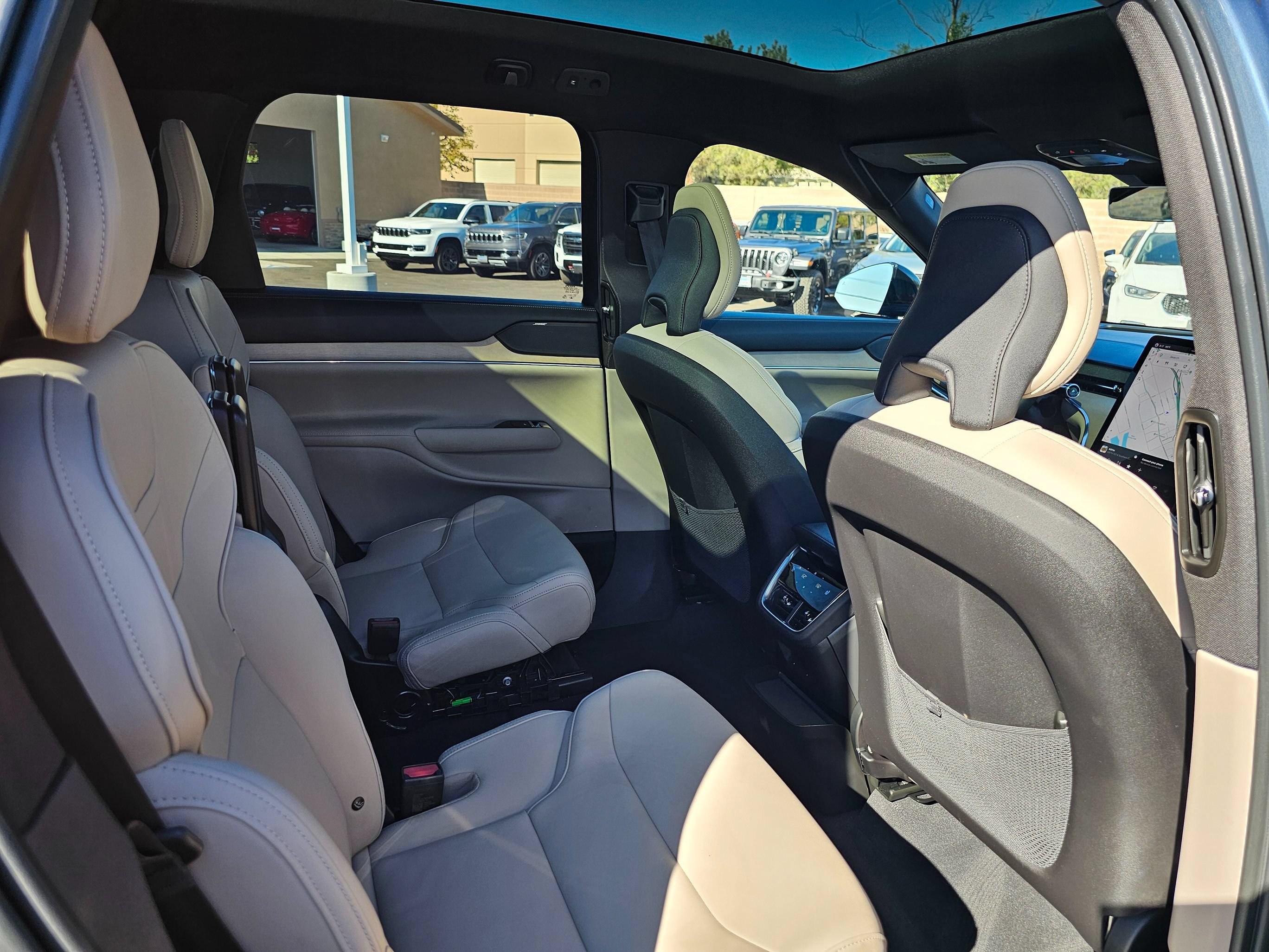 Used 2025 Volvo EX90 Ultra w/ Protection Package Premier AWD/4WD image 47