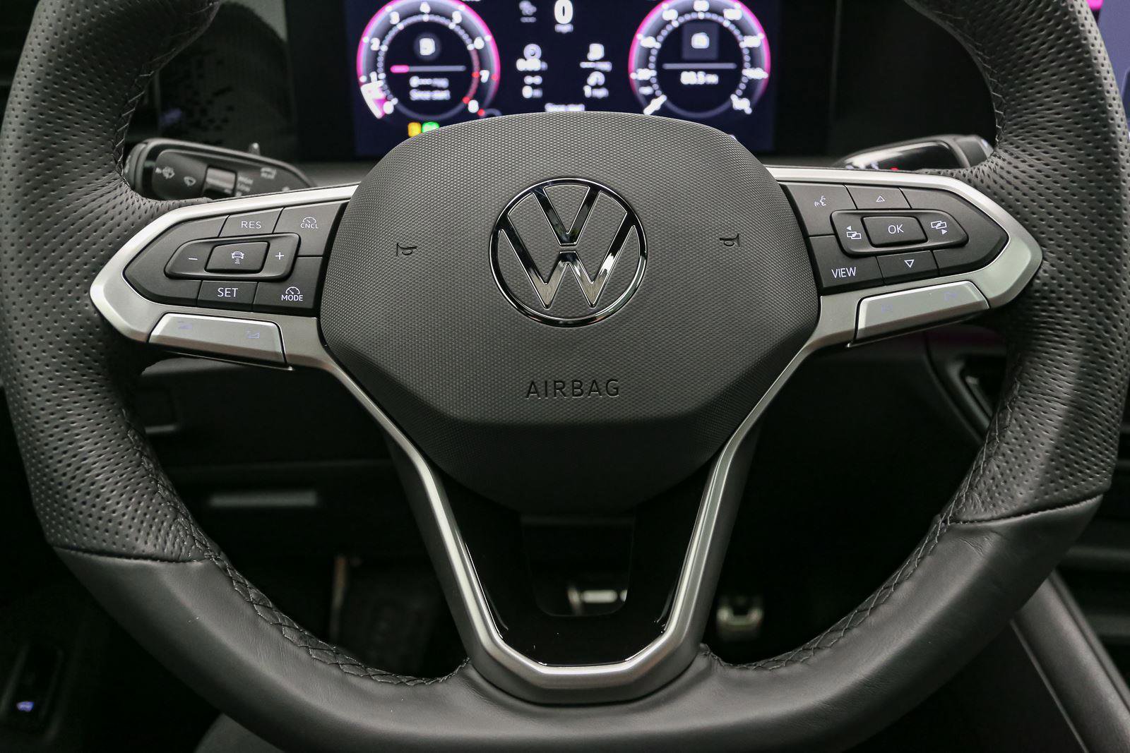 New 2026 Volkswagen Tiguan SE R-Line AWD/4WD image 23