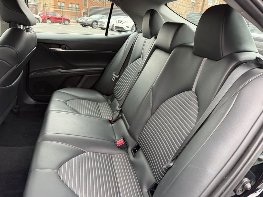 Used 2024 Toyota Camry SE image 23
