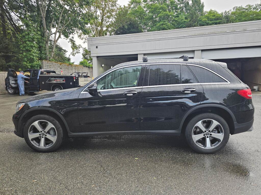 Used 2019 Mercedes-Benz GLC 300 4MATIC image 4