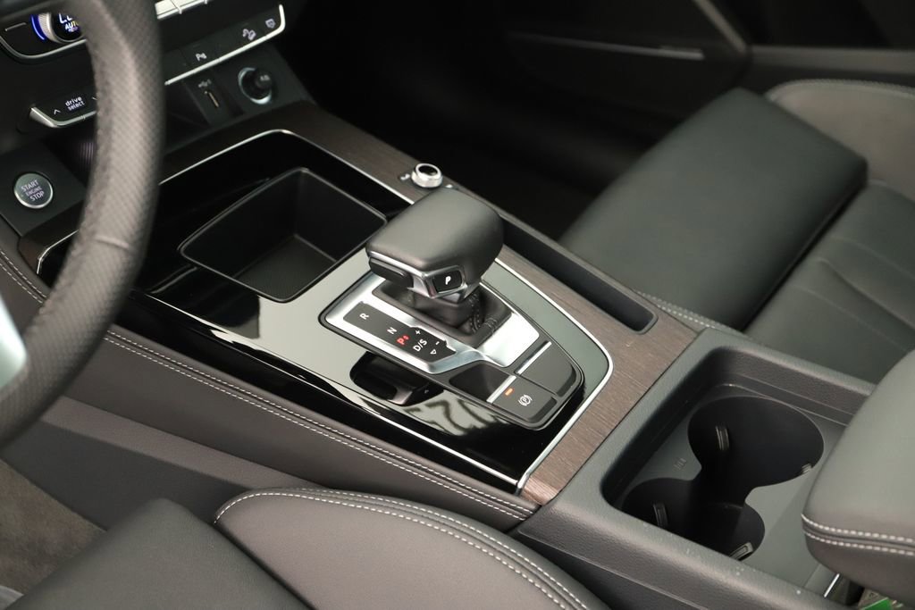 Used 2025 Audi Q5 e Premium Plus w/ Premium Plus Package image 17
