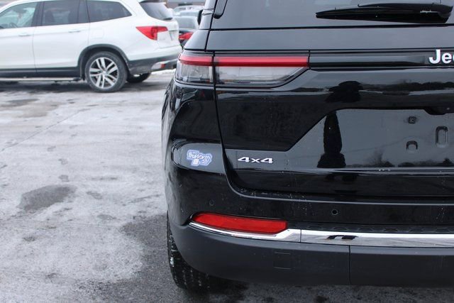 Used 2025 Jeep Grand Cherokee Laredo w/ Luxury Tech Group I AWD/4WD image 43