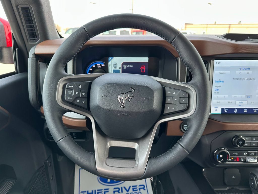 New 2024 Ford Bronco Outer Banks w/ Sasquatch Package AWD/4WD image 17