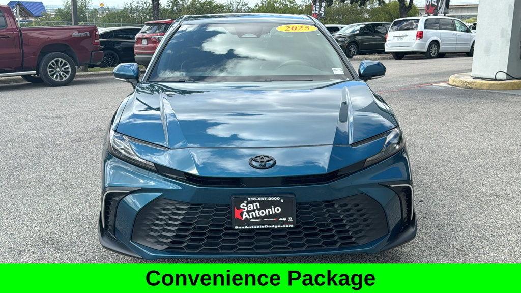 Used 2025 Toyota Camry SE w/ Convenience Package FWD image 2