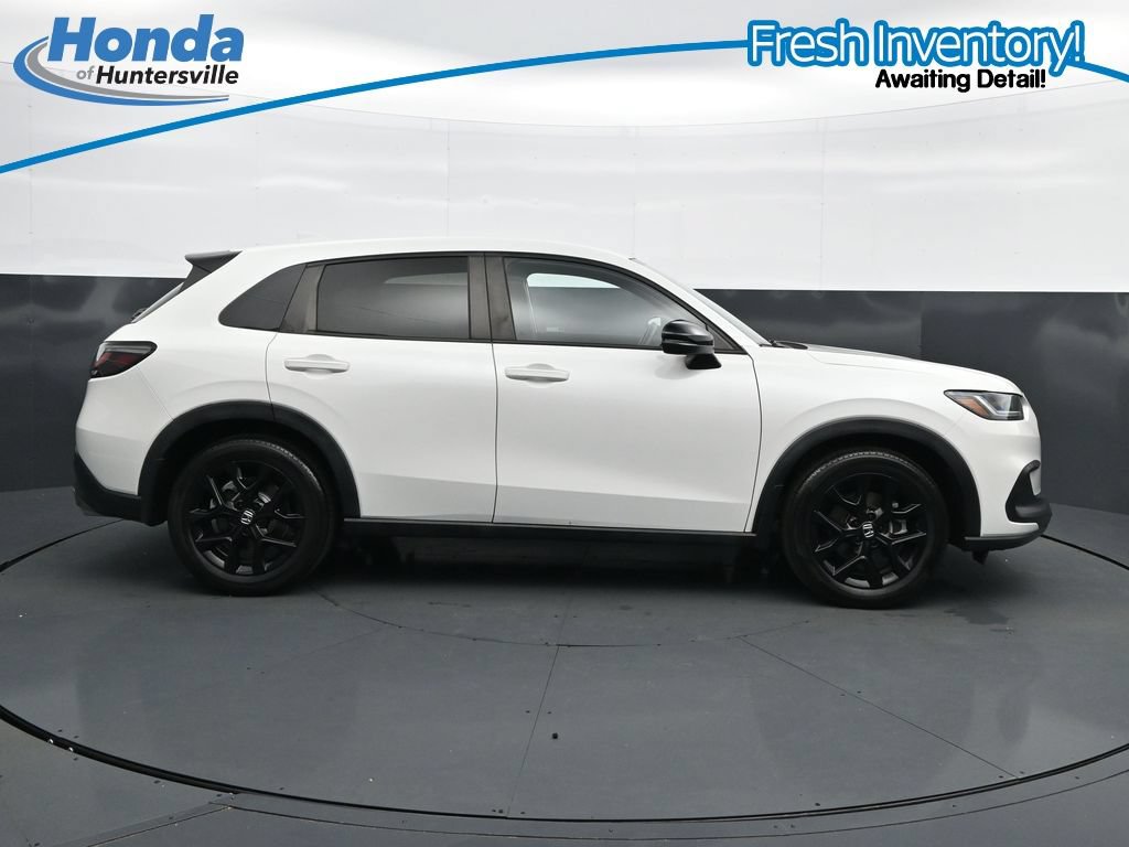 Used 2024 Honda HR-V Sport image 11