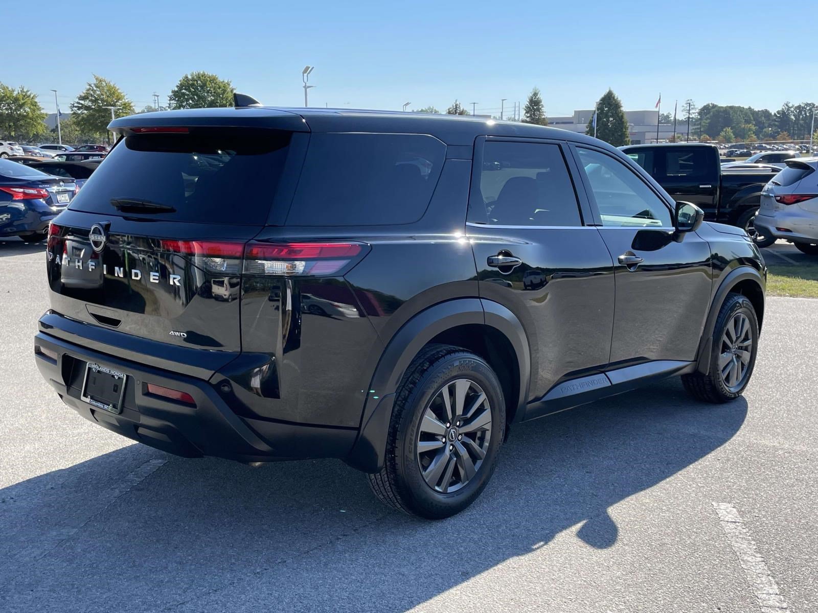 Used 2024 Nissan Pathfinder S AWD/4WD image 6