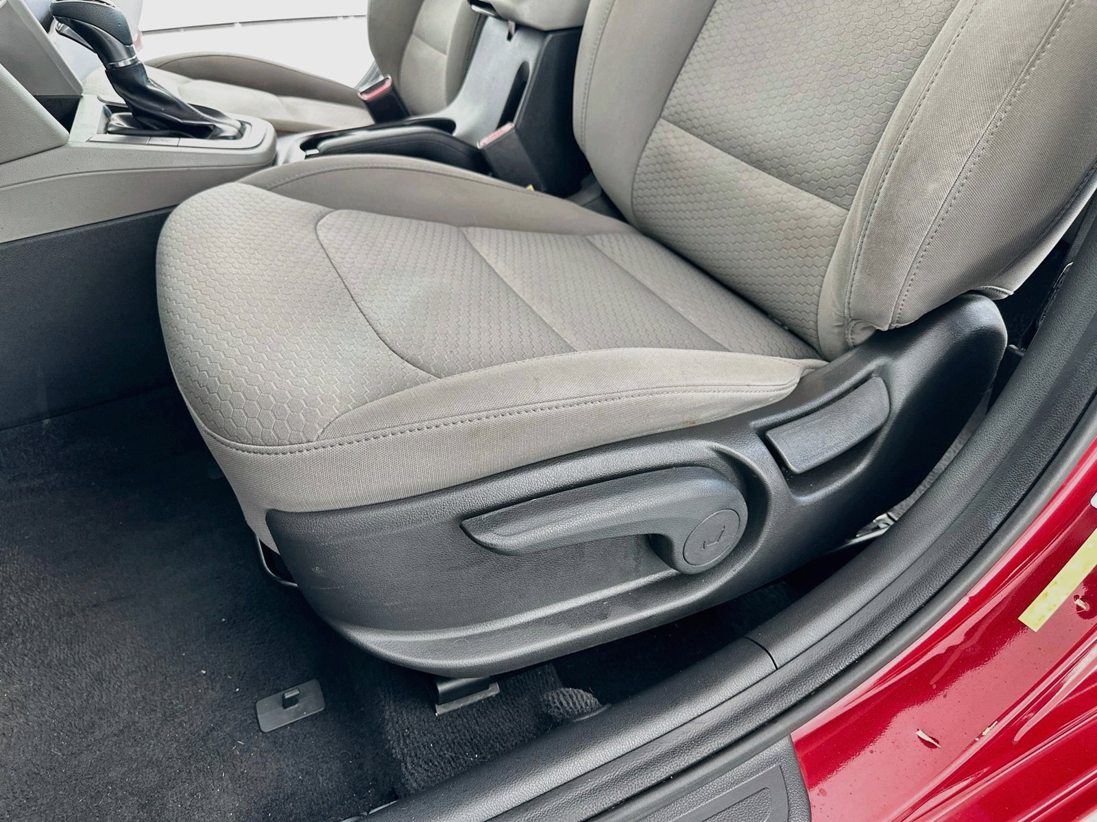 Used 2019 Hyundai Elantra SE FWD image 25