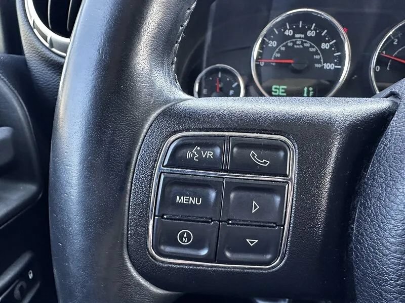 Used 2015 Jeep Wrangler Unlimited Sahara w/ Connectivity Group AWD/4WD image 20
