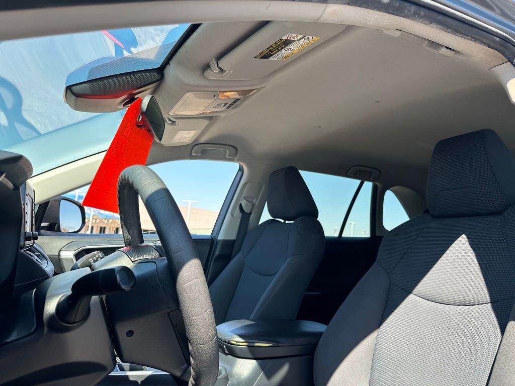 Used 2020 Toyota RAV4 LE image 16