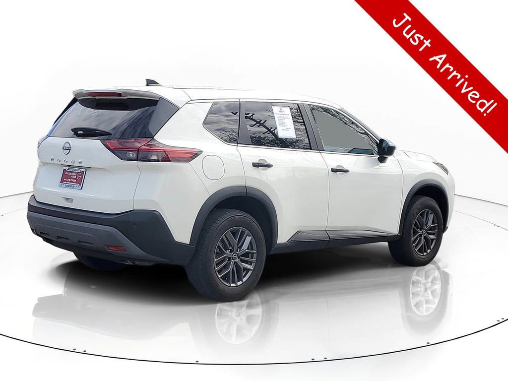 Used 2023 Nissan Rogue S FWD image 4