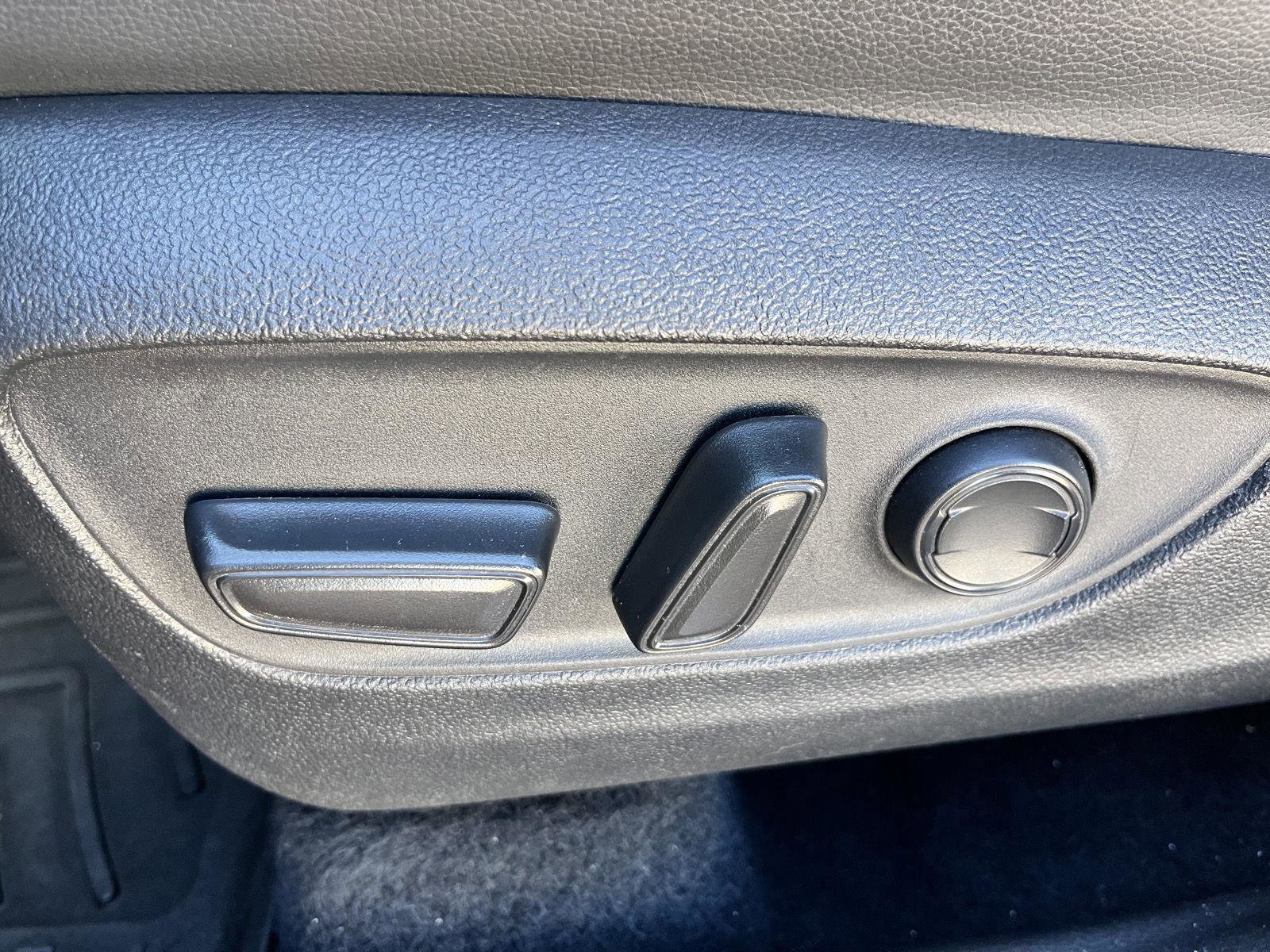 Certified 2022 Toyota Highlander XSE image 19