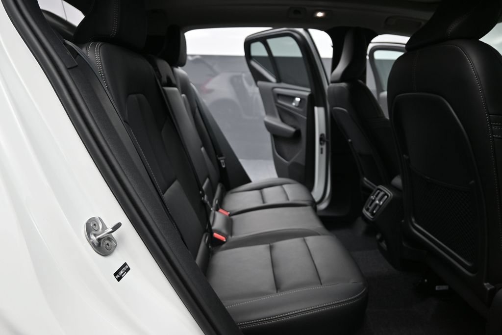 New 2026 Volvo XC40 B5 Ultra w/ Climate Package AWD/4WD image 20