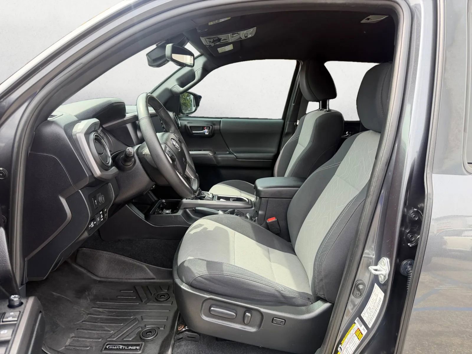Used 2021 Toyota Tacoma TRD Off-Road w/ Technology Package image 11