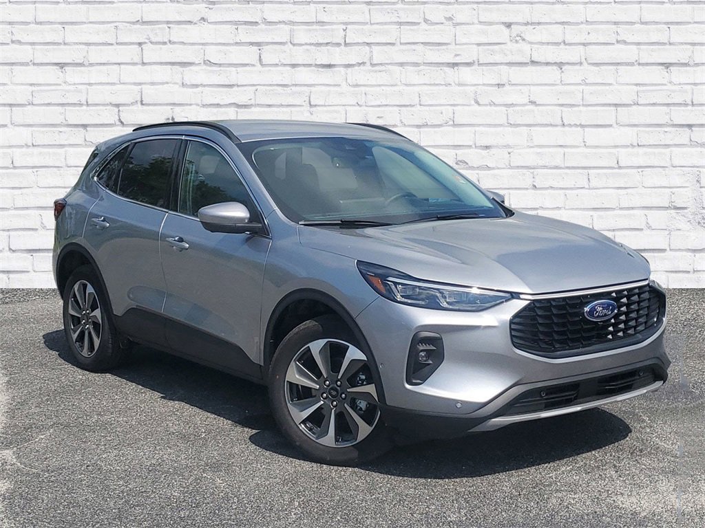 New 2024 Ford Escape Platinum w/ Premium Technology Package