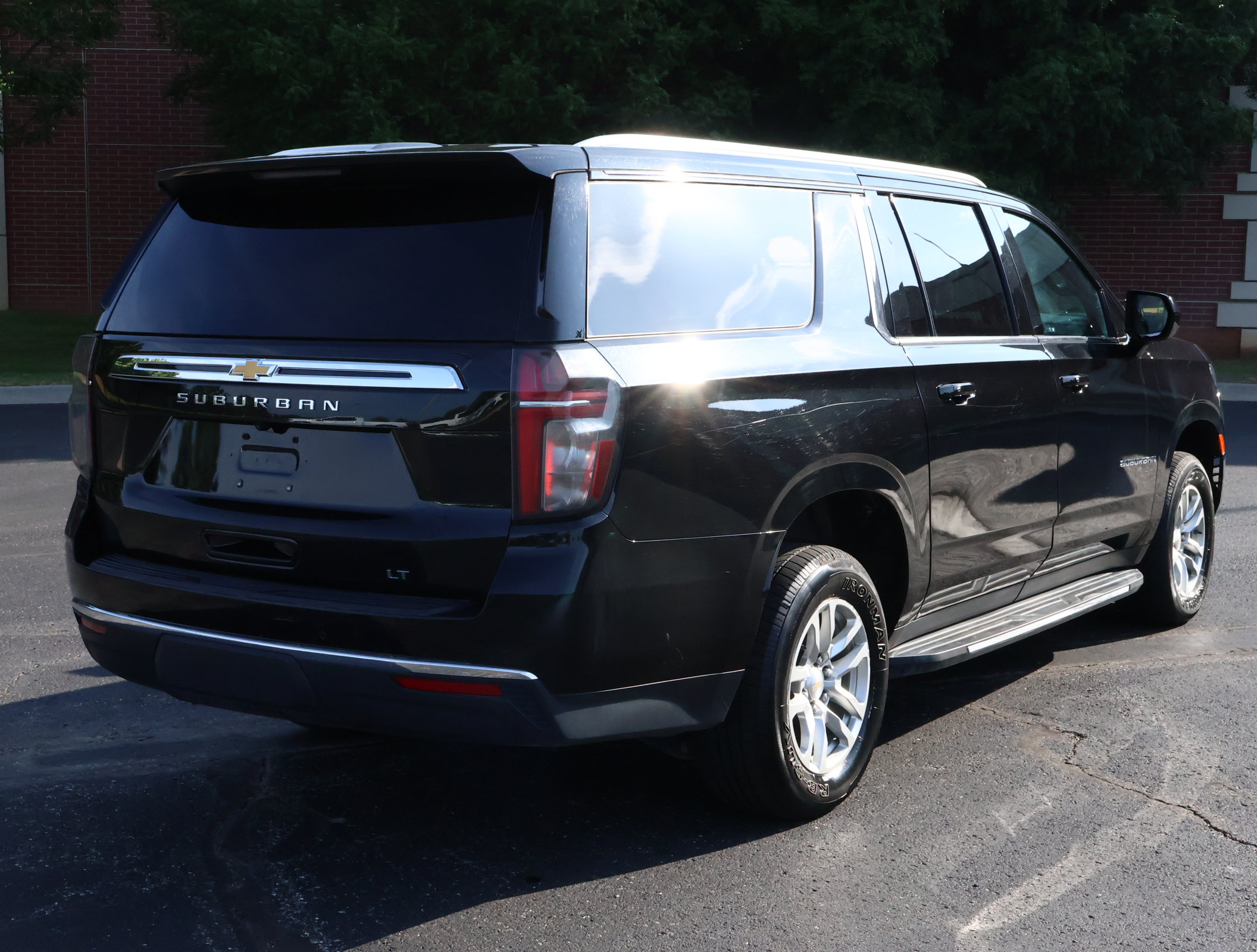 Used 2024 Chevrolet Suburban LT AWD/4WD image 34