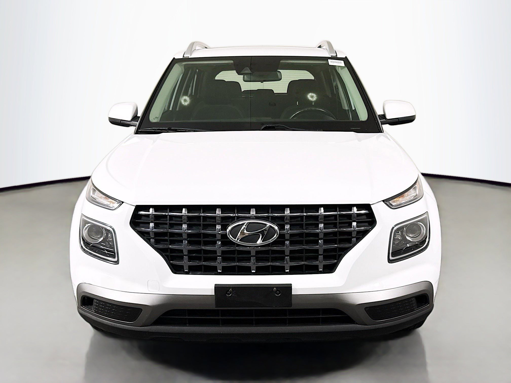 Used 2020 Hyundai Venue SEL w/ Convenience + Premium Package image 2