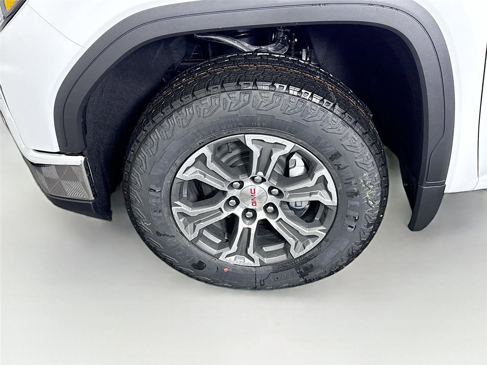 New 2026 GMC Sierra 1500 SLE w/ Preferred Package image 24