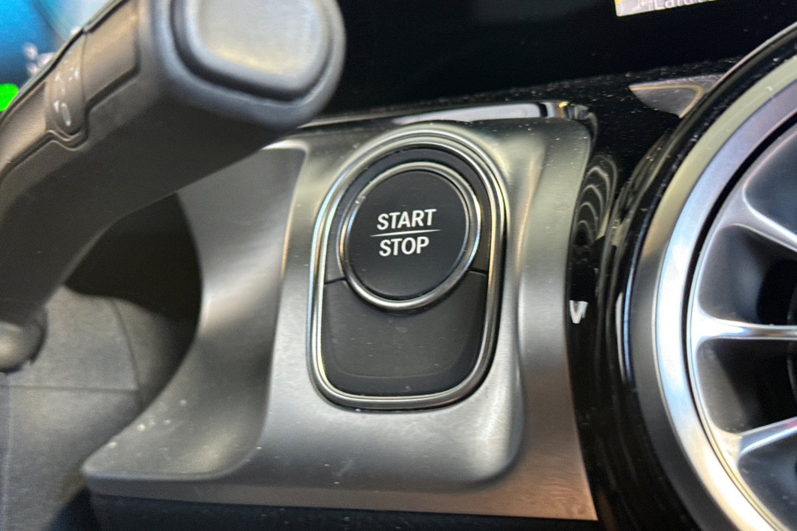 Used 2023 Mercedes-Benz EQB 300 4MATIC image 17