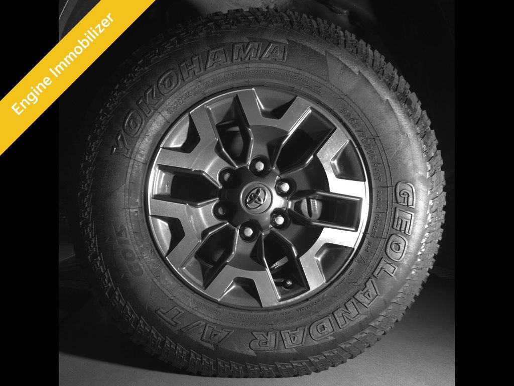 Used 2021 Toyota Tacoma TRD Off-Road AWD/4WD image 10