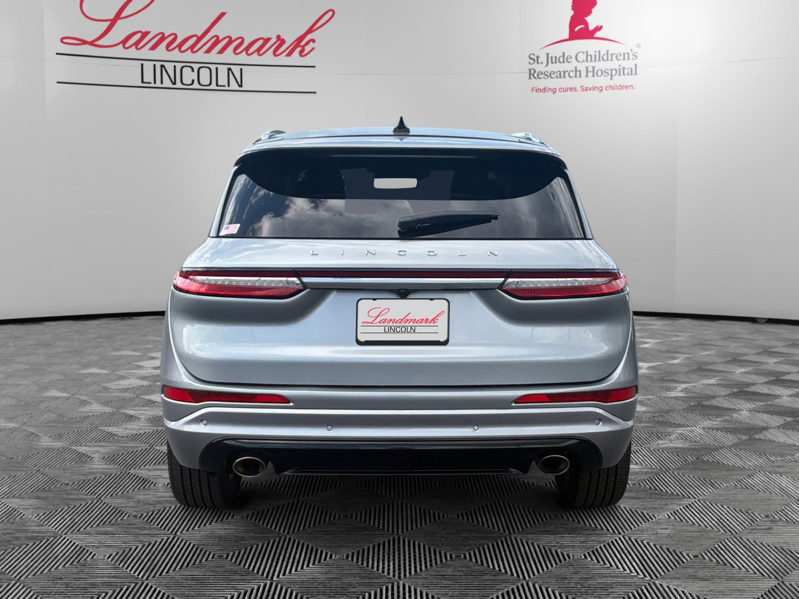 Certified 2024 Lincoln Corsair Grand Touring AWD/4WD image 4
