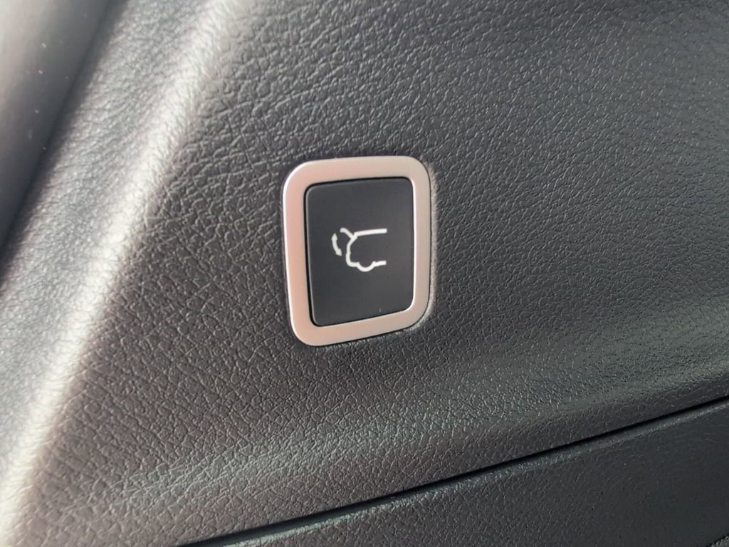 New 2026 Chrysler Pacifica Limited AWD/4WD image 18