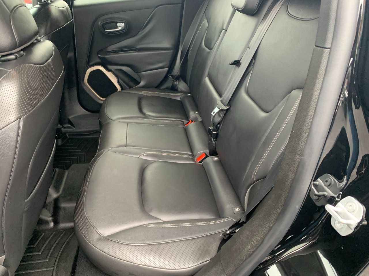 Used 2017 Jeep Renegade Limited image 29