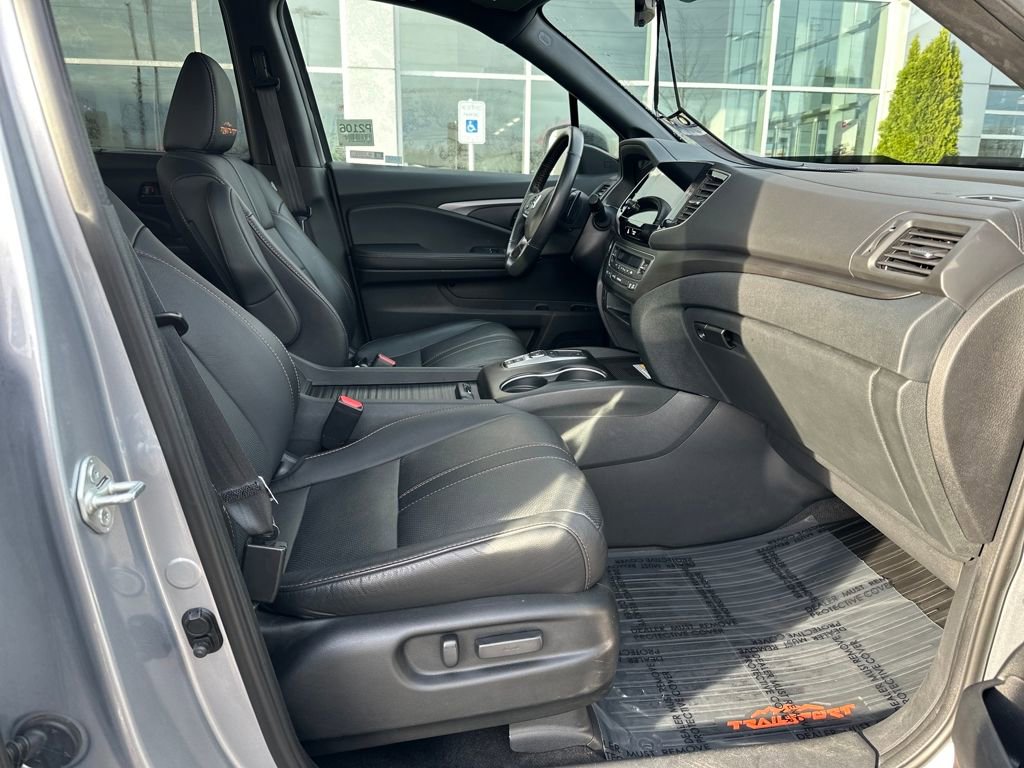 Used 2023 Honda Passport TrailSport image 16
