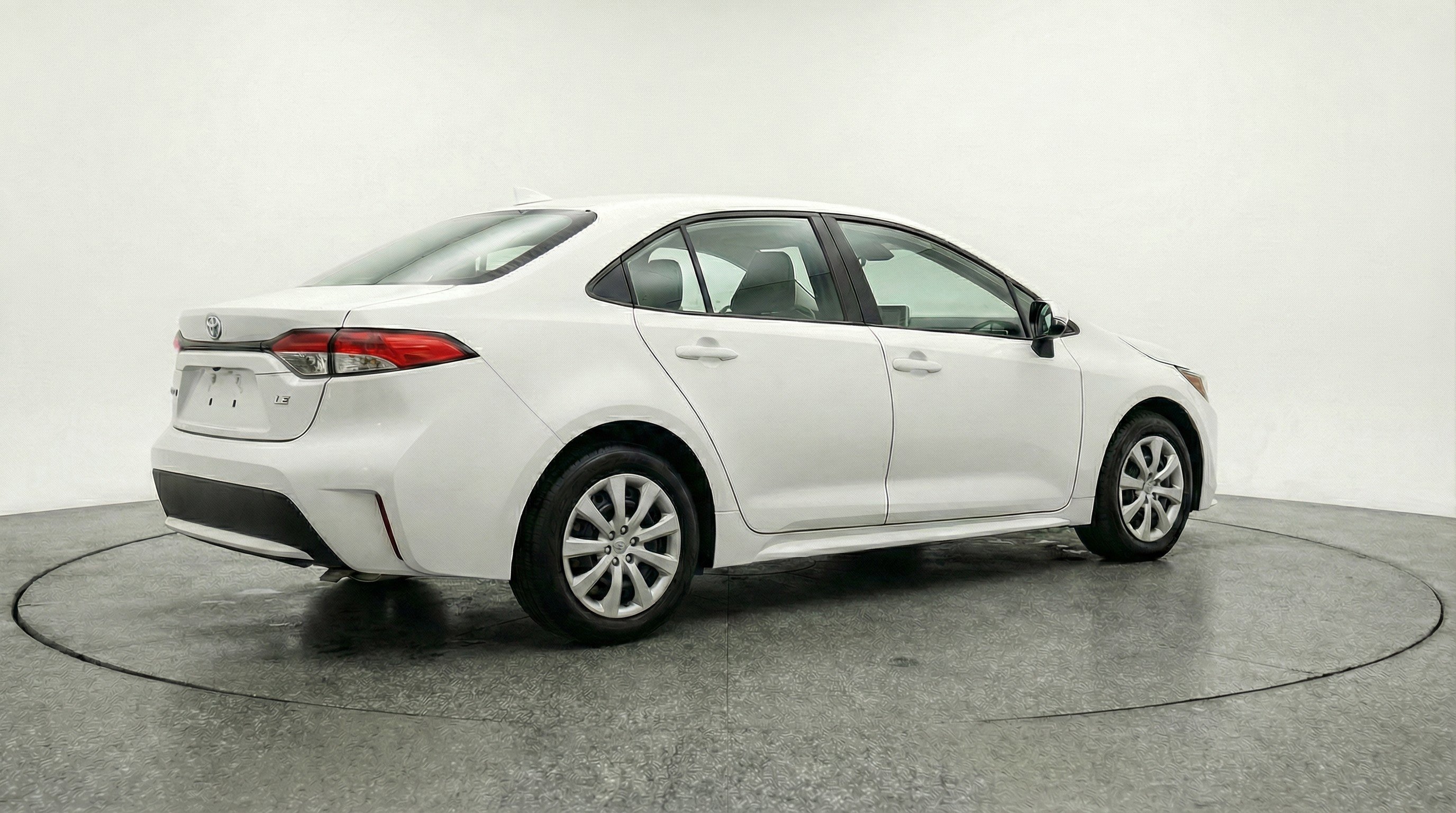 Used 2025 Toyota Corolla LE FWD image 9