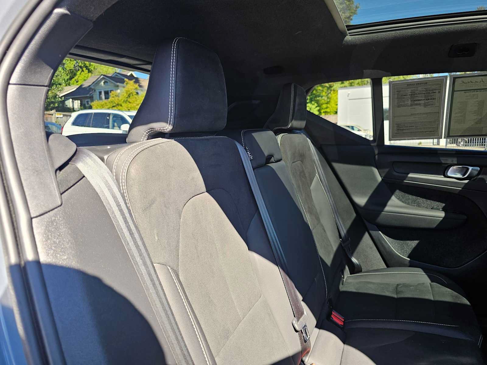 Used 2023 Volvo XC40 Recharge Plus w/ Protection Package Premier AWD/4WD image 15