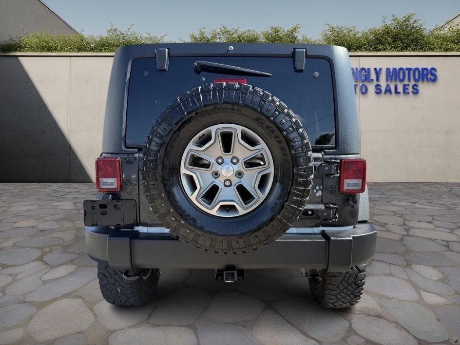 Used 2017 Jeep Wrangler Unlimited Rubicon w/ Connectivity Group image 4