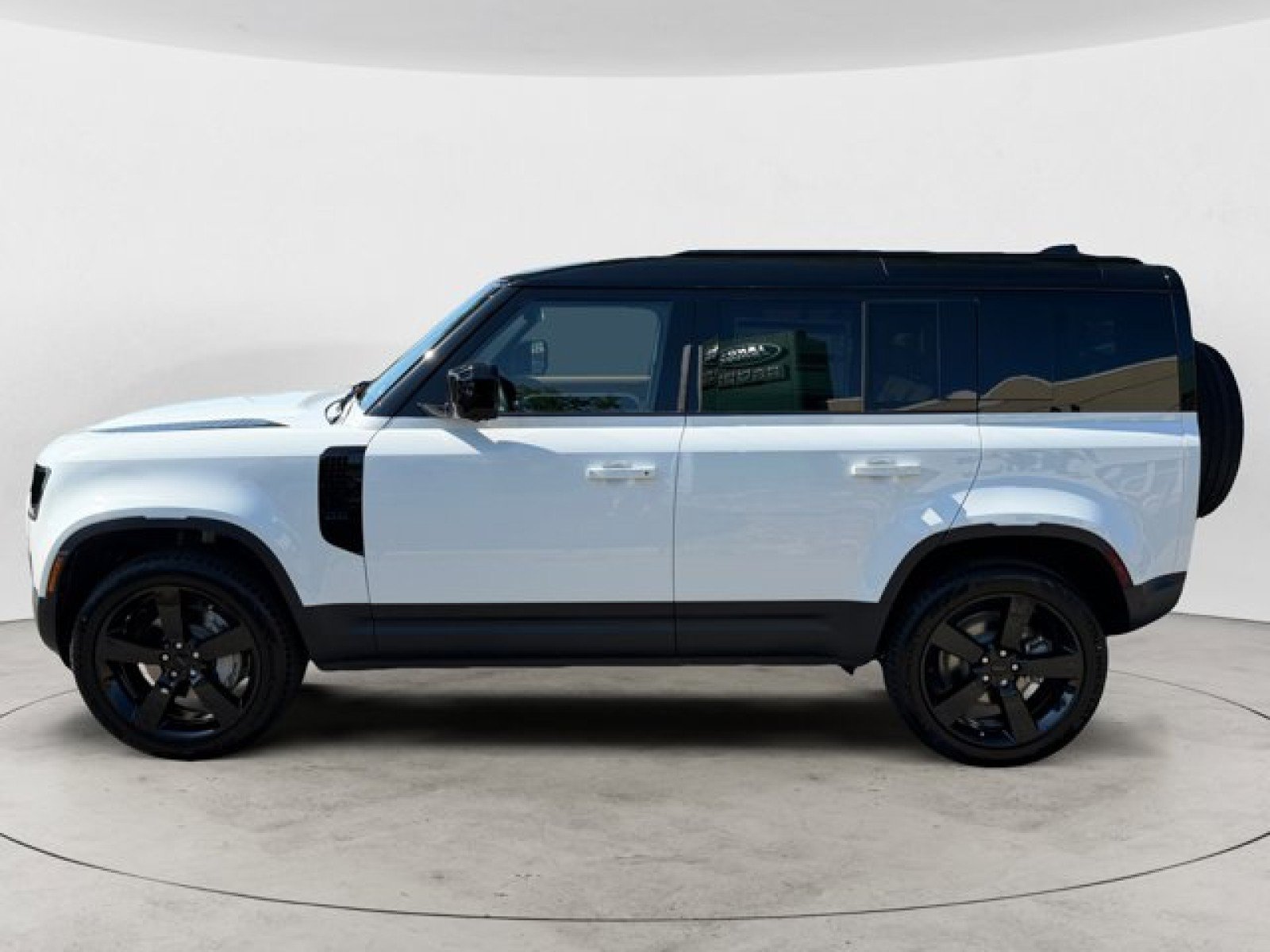 New 2026 Land Rover Defender 110 S AWD/4WD image 7