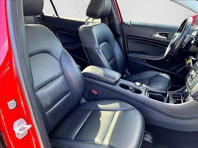 Used 2015 Mercedes-Benz GLA 250 4MATIC image 9