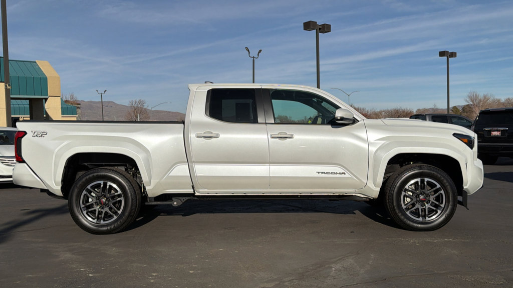 Used 2024 Toyota Tacoma TRD Sport w/ TRD Sport Upgrade Package video 2