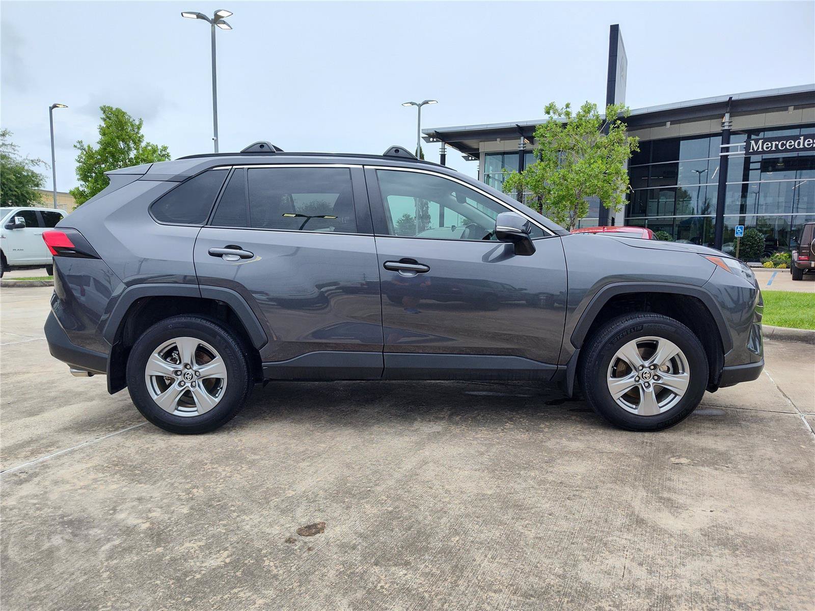 Used 2023 Toyota RAV4 XLE w/ Convenience Package FWD image 10