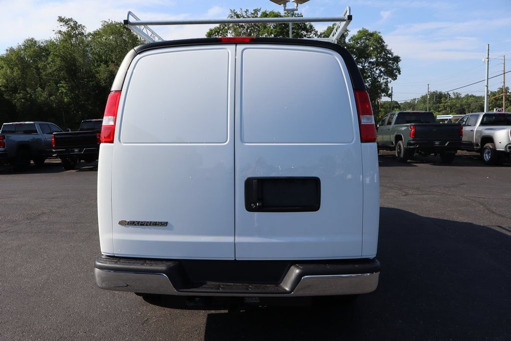 New 2025 Chevrolet Express 2500 w/ Driver Convenience Package RWD image 24