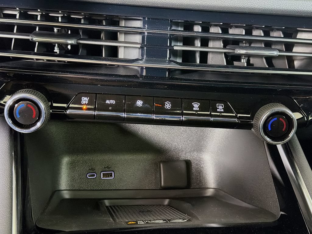 New 2026 Chevrolet Traverse Z71 w/ Enhanced Driving Package AWD/4WD image 15