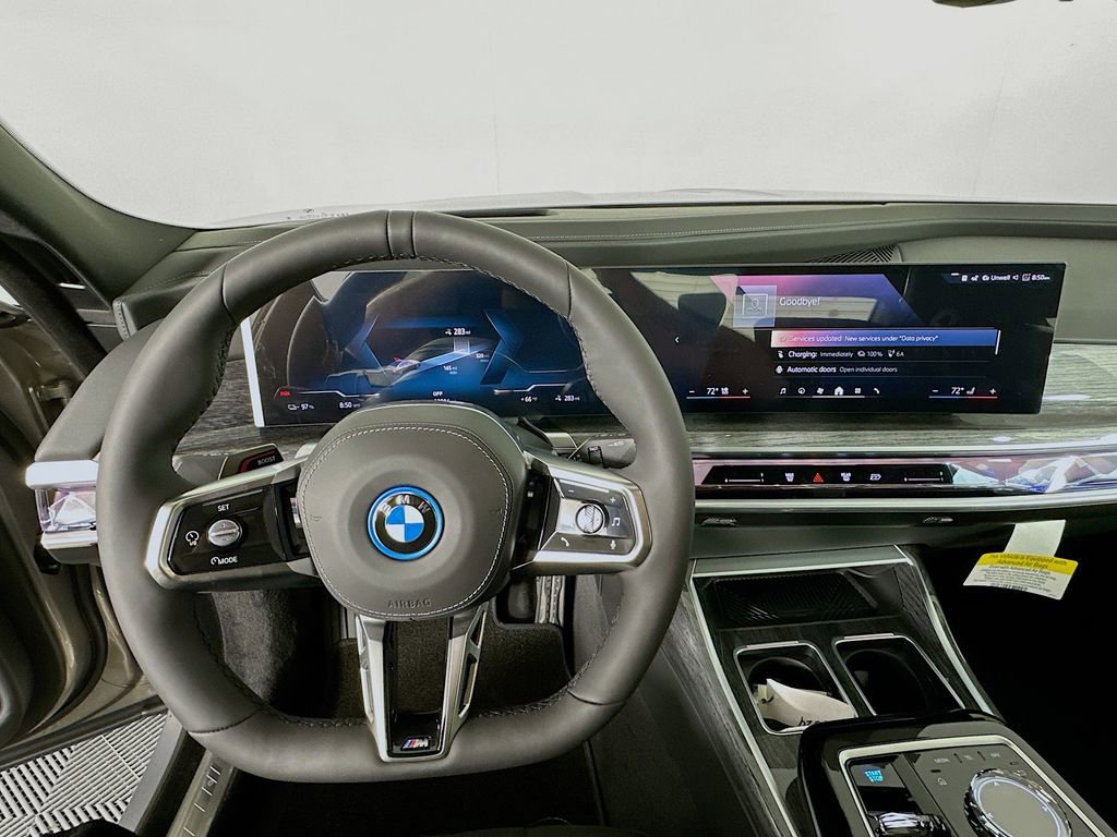 Used 2025 BMW i7 eDrive50 w/ Executive Package image 10