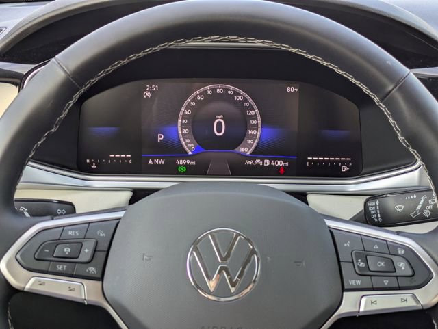 Certified 2025 Volkswagen Taos SE image 28
