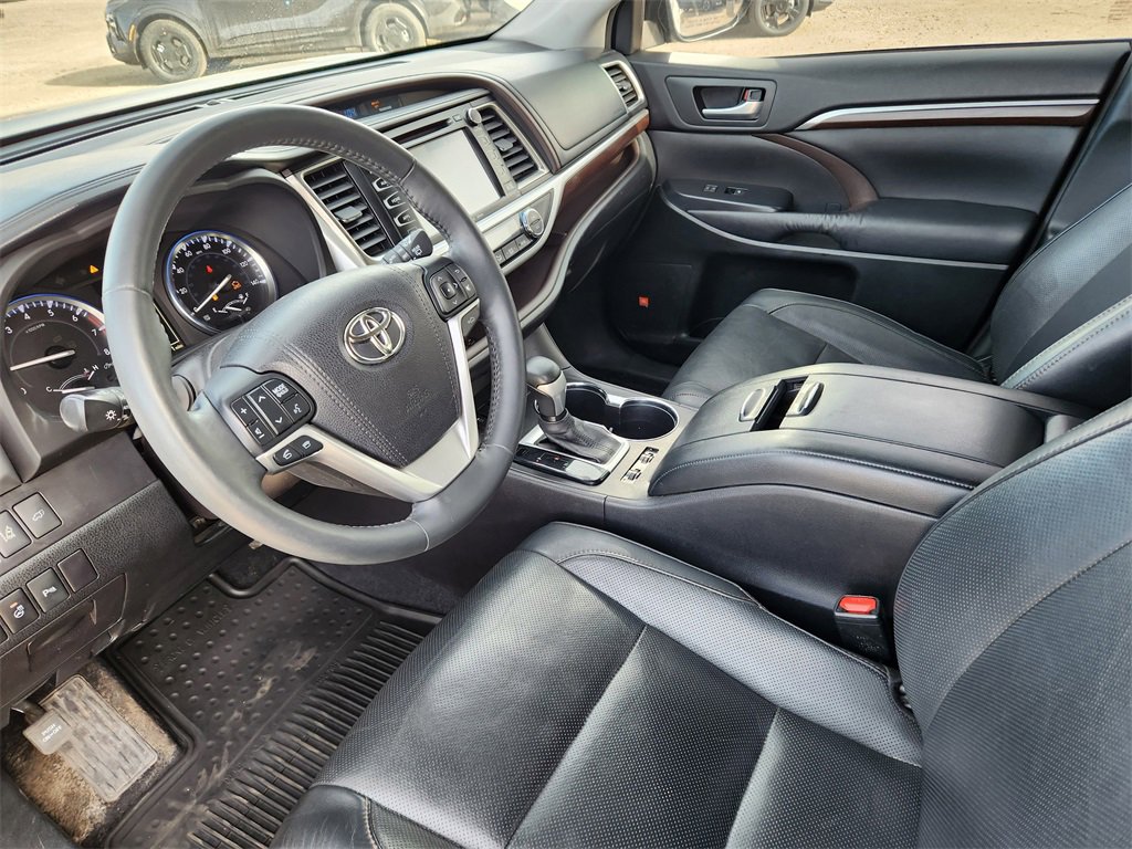Used 2016 Toyota Highlander Limited Platinum image 7