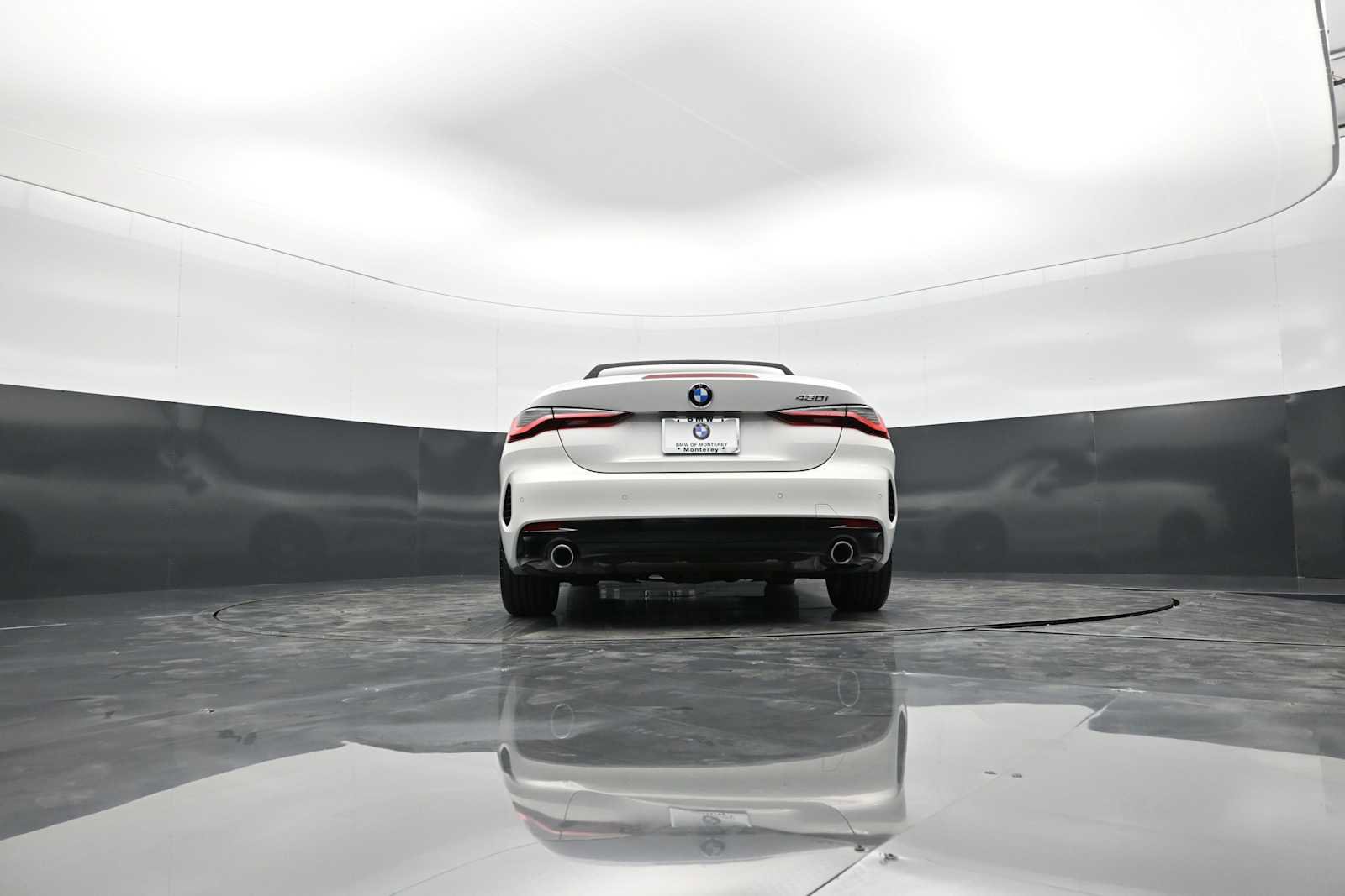 Used 2024 BMW 430i Convertible w/ Premium Package image 28