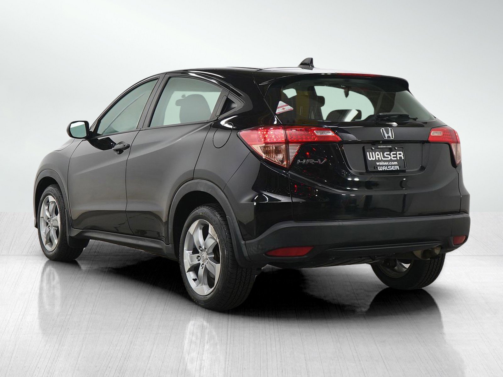 Used 2017 Honda HR-V LX image 3