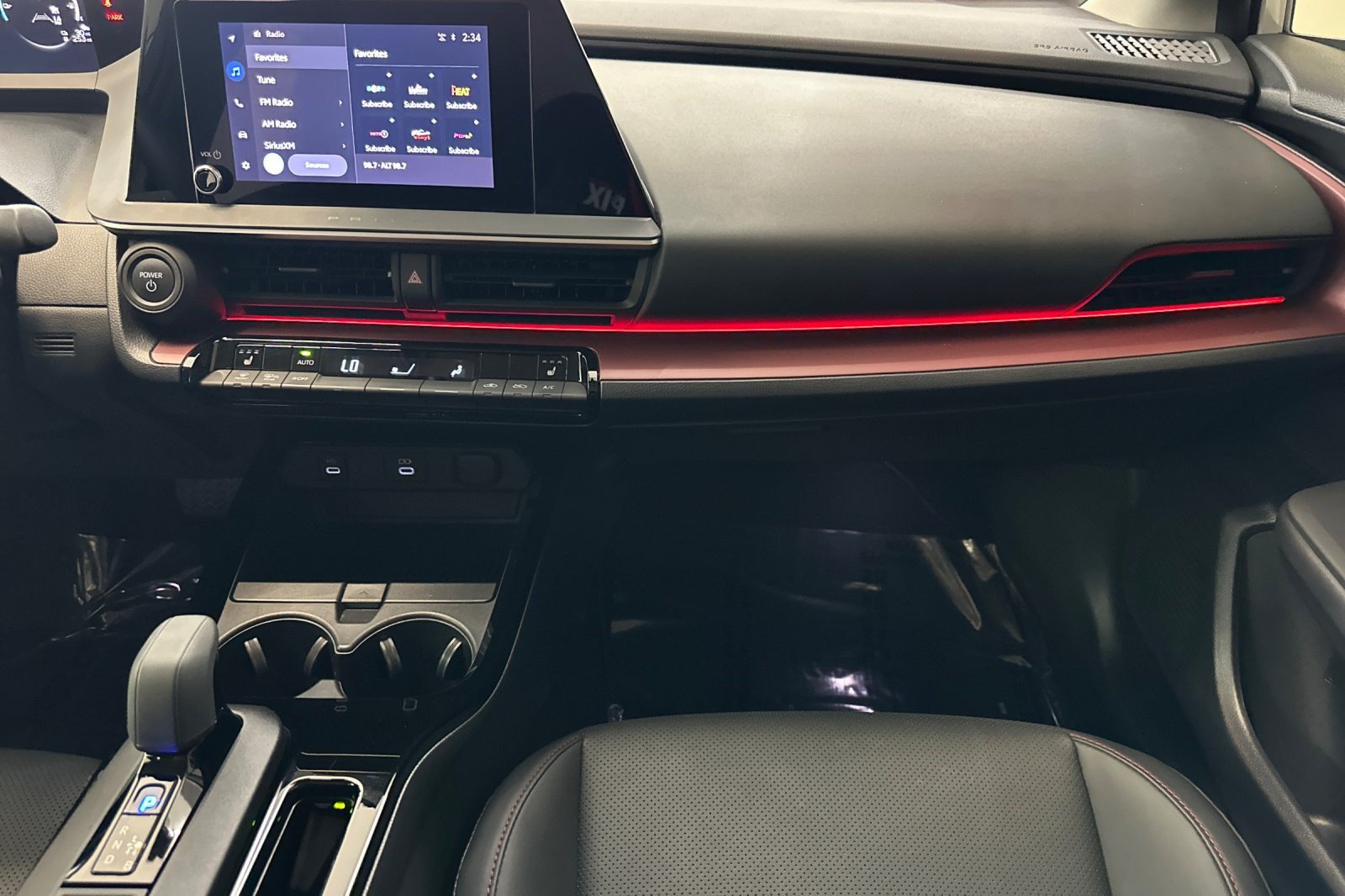Used 2024 Toyota Prius Prime FWD image 31