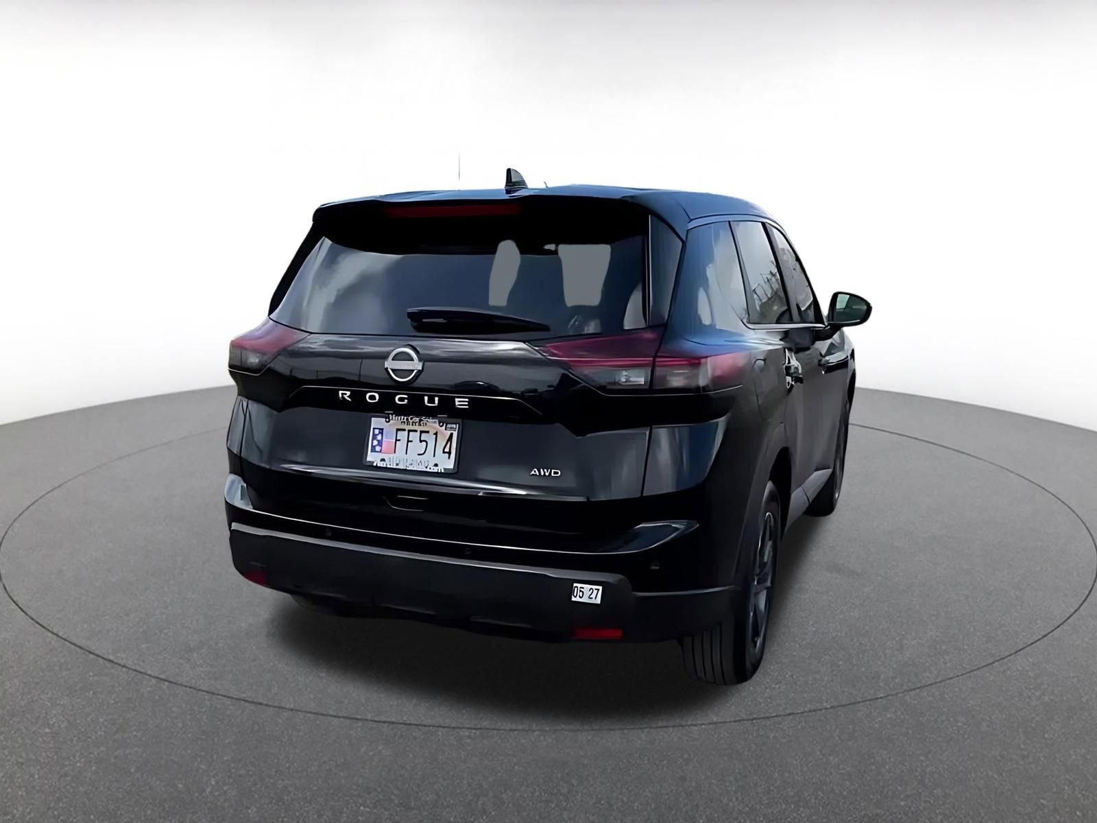 Used 2025 Nissan Rogue SV image 14