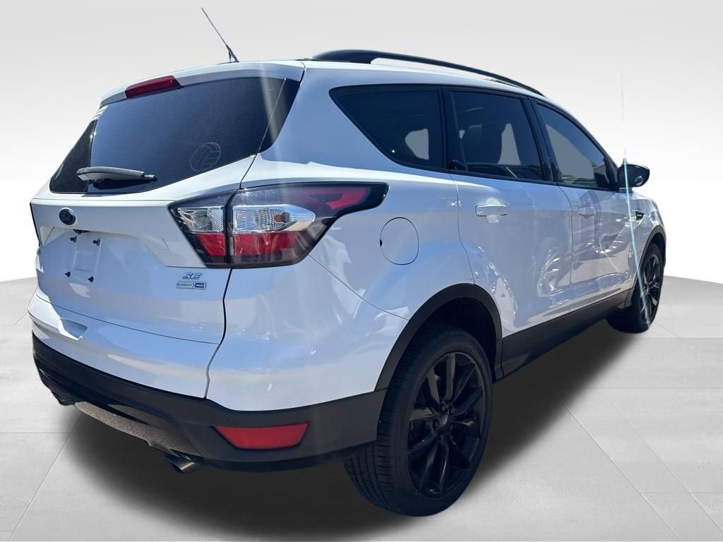 Used 2017 Ford Escape SE w/ Equipment Group 201A AWD/4WD image 11
